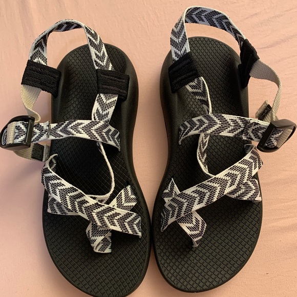 Women’s Chaco Size 7 - Picture 3 of 3